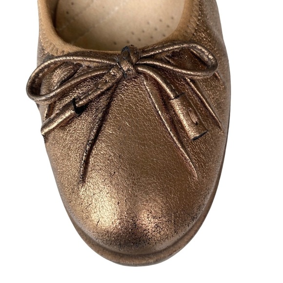Clarks Collection Metallic Flats Size 7 Sara Aster Leather Bow Toe Comfort Shoes - Picture 3 of 13
